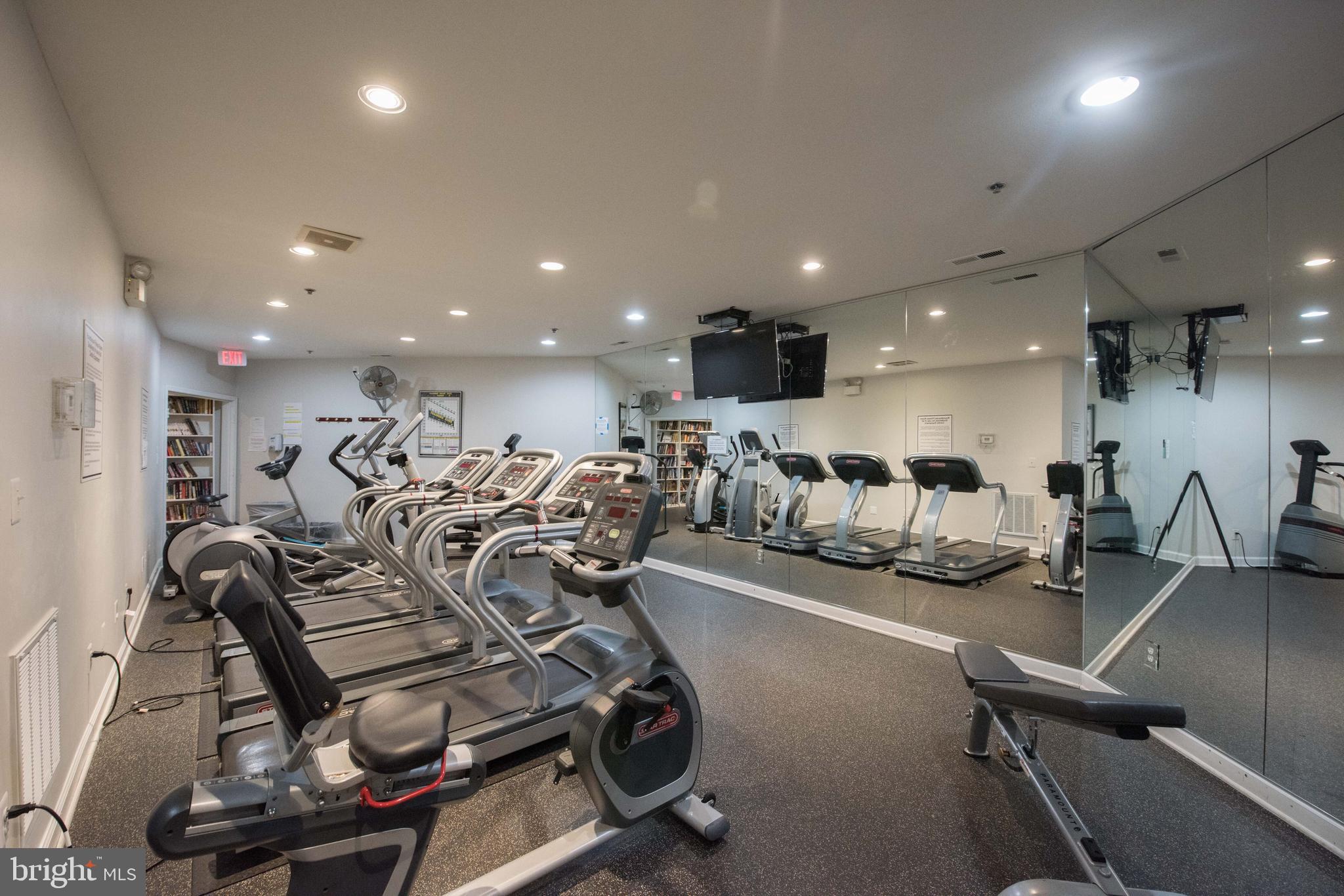 1422 Roundhouse Lane, Unit 1422 Alexandria, VA 22314 - Photo 44 of 73 a view of a room with gym equipment