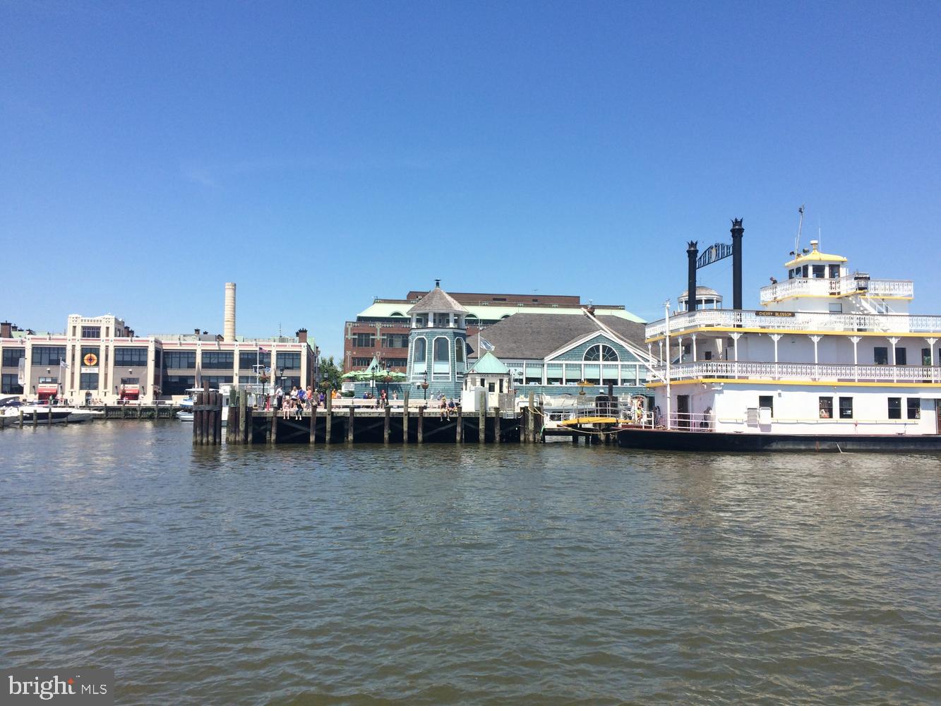 1422 Roundhouse Lane, Unit 1422 Alexandria, VA 22314 - Photo 64 of 73 a view of residential houses with outdoor space and boats