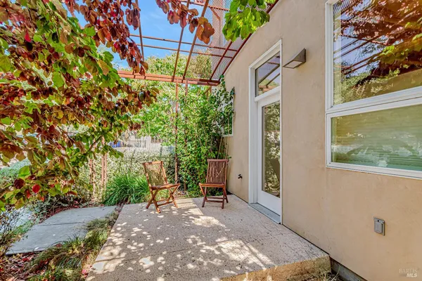 $795,000 | 455 Florence Avenue, Sebastopol, CA 95472