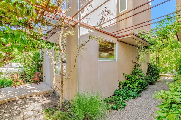 $795,000 | 455 Florence Avenue, Sebastopol, CA 95472