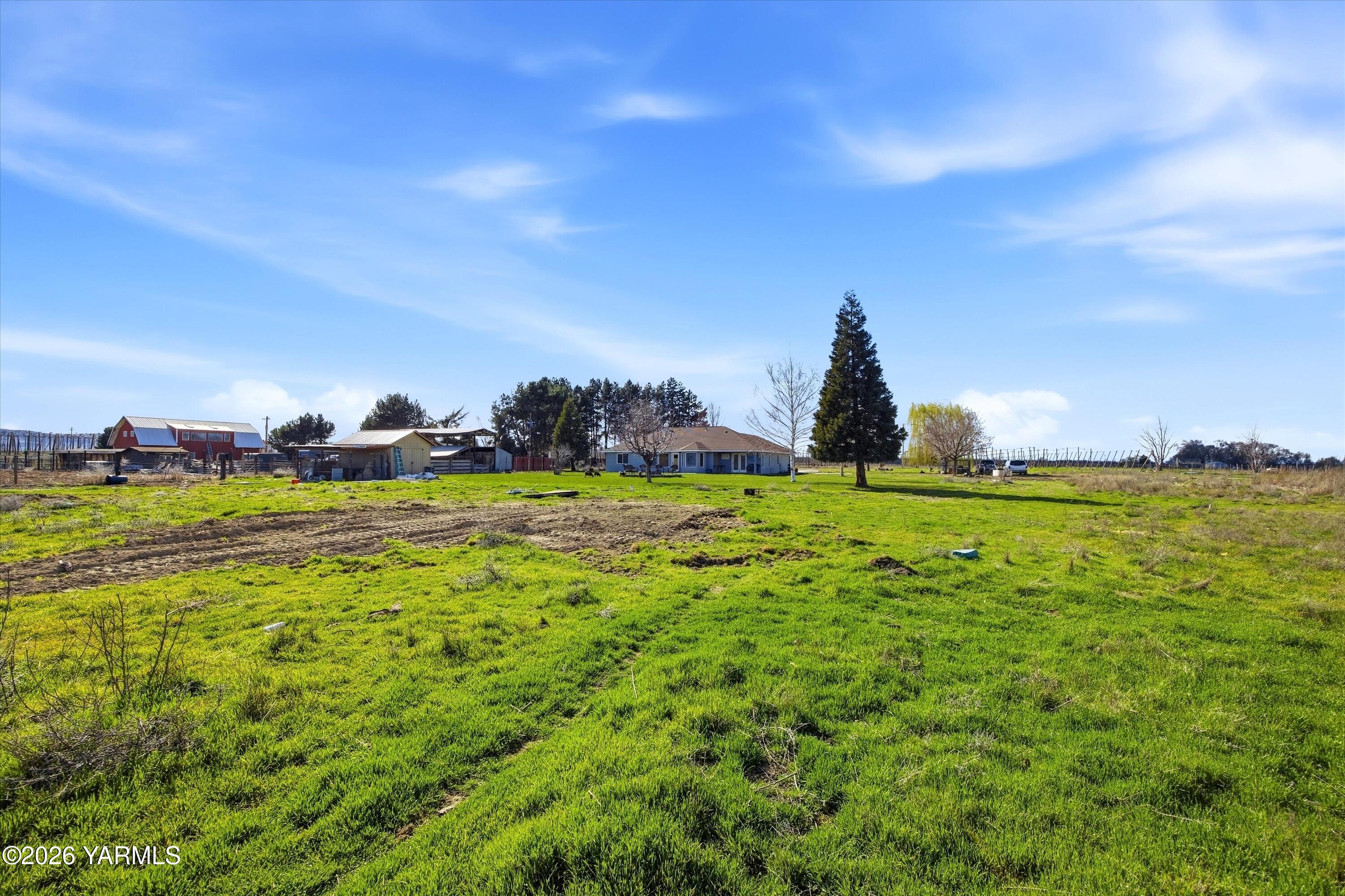 3988 East Euclid Road Mabton, WA 98935 - Photo 31 of 35 50-I74A4652