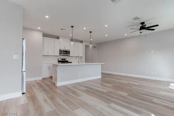$2,400 | 646 Infinity Rdg Street, Las Vegas, NV 89138