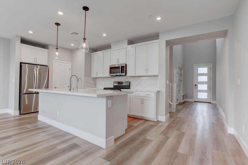 646 Infinity Rdg Street Las Vegas, NV 89138 - Photo 3 of 40