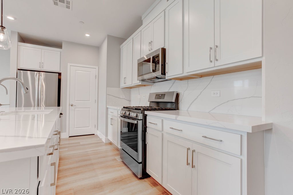 646 Infinity Rdg Street Las Vegas, NV 89138 - Photo 4 of 40