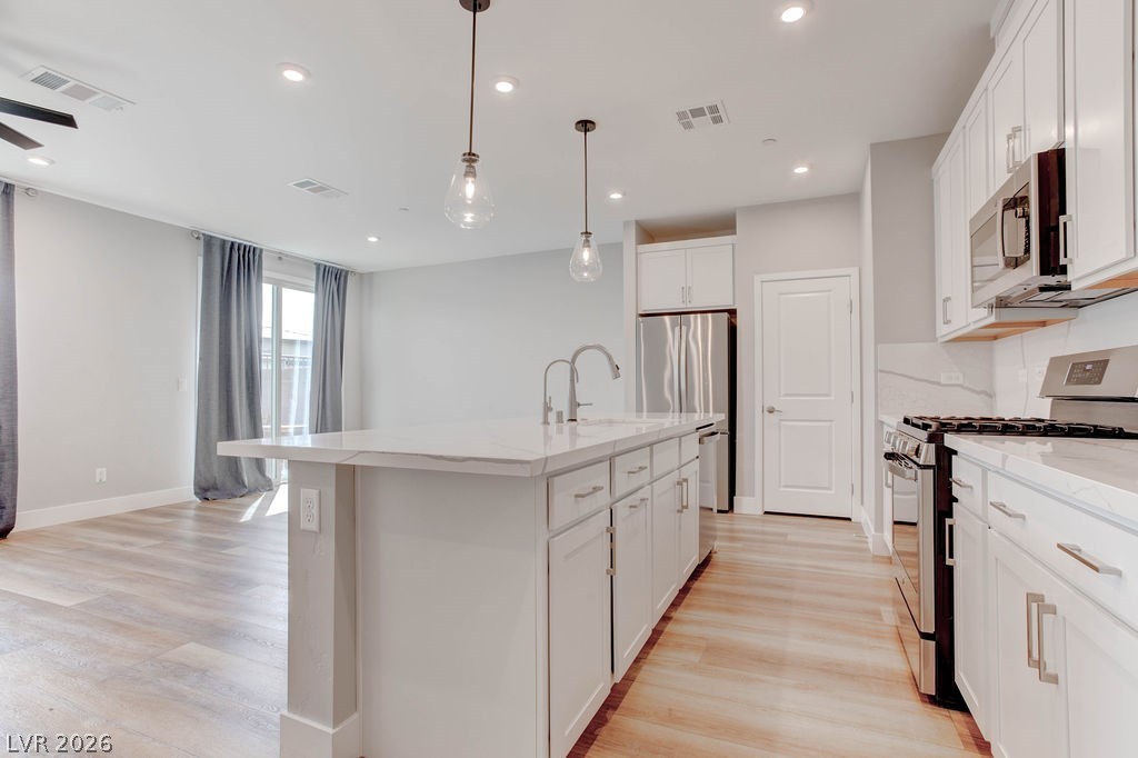 646 Infinity Rdg Street Las Vegas, NV 89138 - Photo 5 of 40
