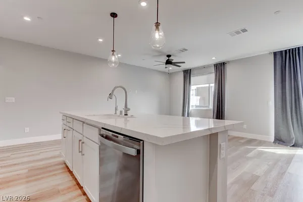 $2,400 | 646 Infinity Rdg Street, Las Vegas, NV 89138