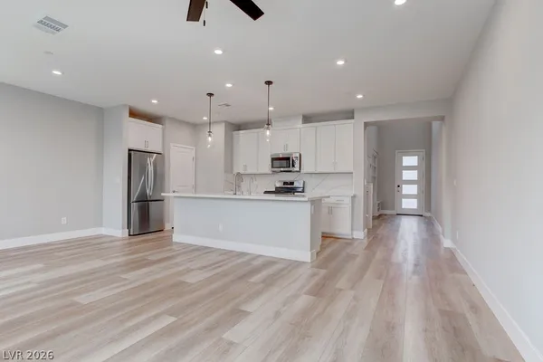 $2,400 | 646 Infinity Rdg Street, Las Vegas, NV 89138