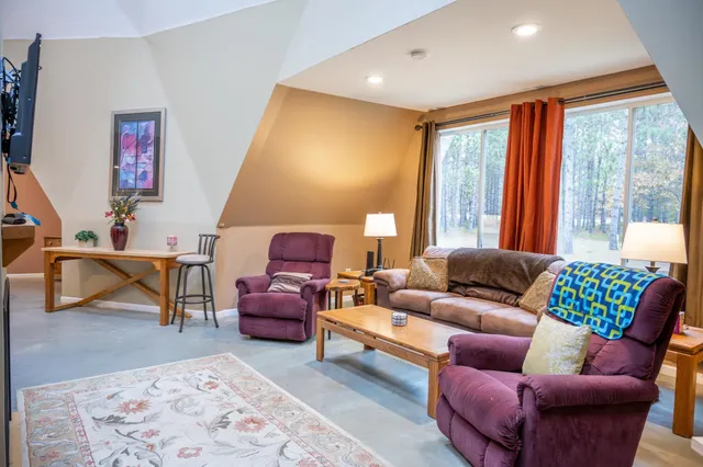 $399,900 | N10167 County Rd G, Necedah, WI 54646