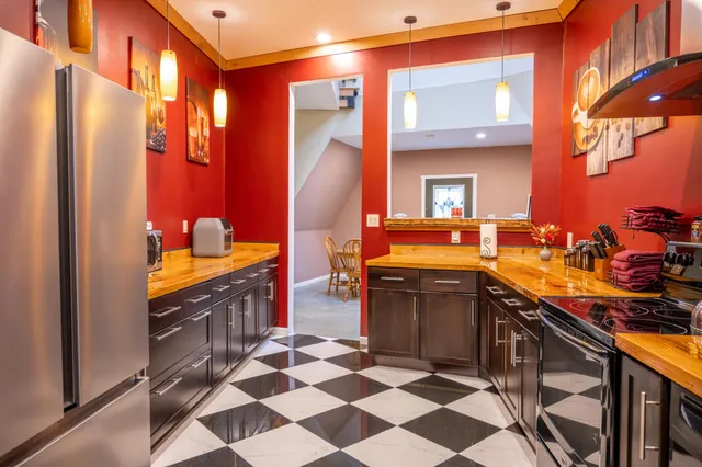 $399,900 | N10167 County Rd G, Necedah, WI 54646