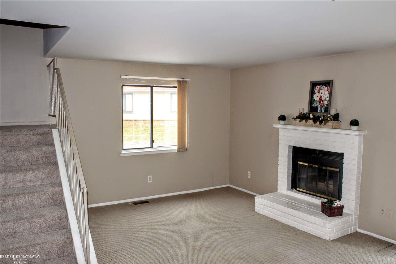 625 Byron Court Rochester Hills, MI 48307 - Photo 12 of 34