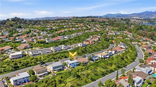 $2,050,000 | 23762 VÃa Porton, Mission Viejo, CA 92691
