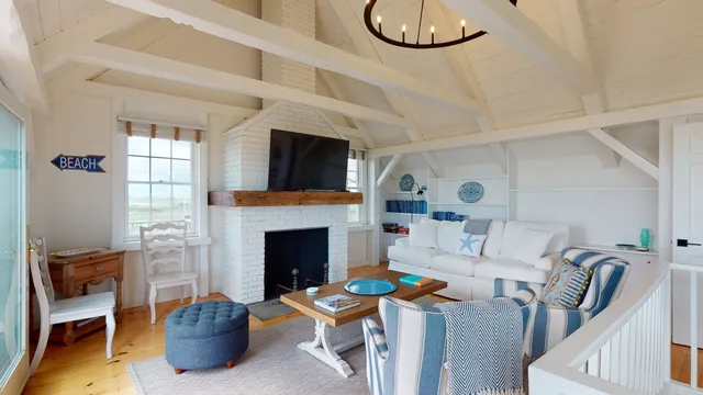 $1,950,000 | 16 Sheep Pond Road, Nantucket, MA 02554