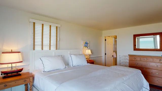 $1,950,000 | 16 Sheep Pond Road, Nantucket, MA 02554