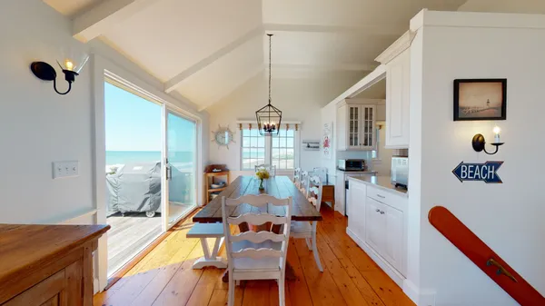 $1,800,000 | 16 Sheep Pond Road, Nantucket, MA 02554