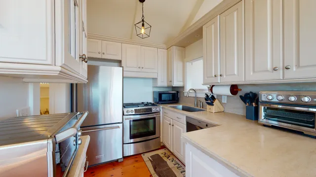 $1,950,000 | 16 Sheep Pond Road, Nantucket, MA 02554