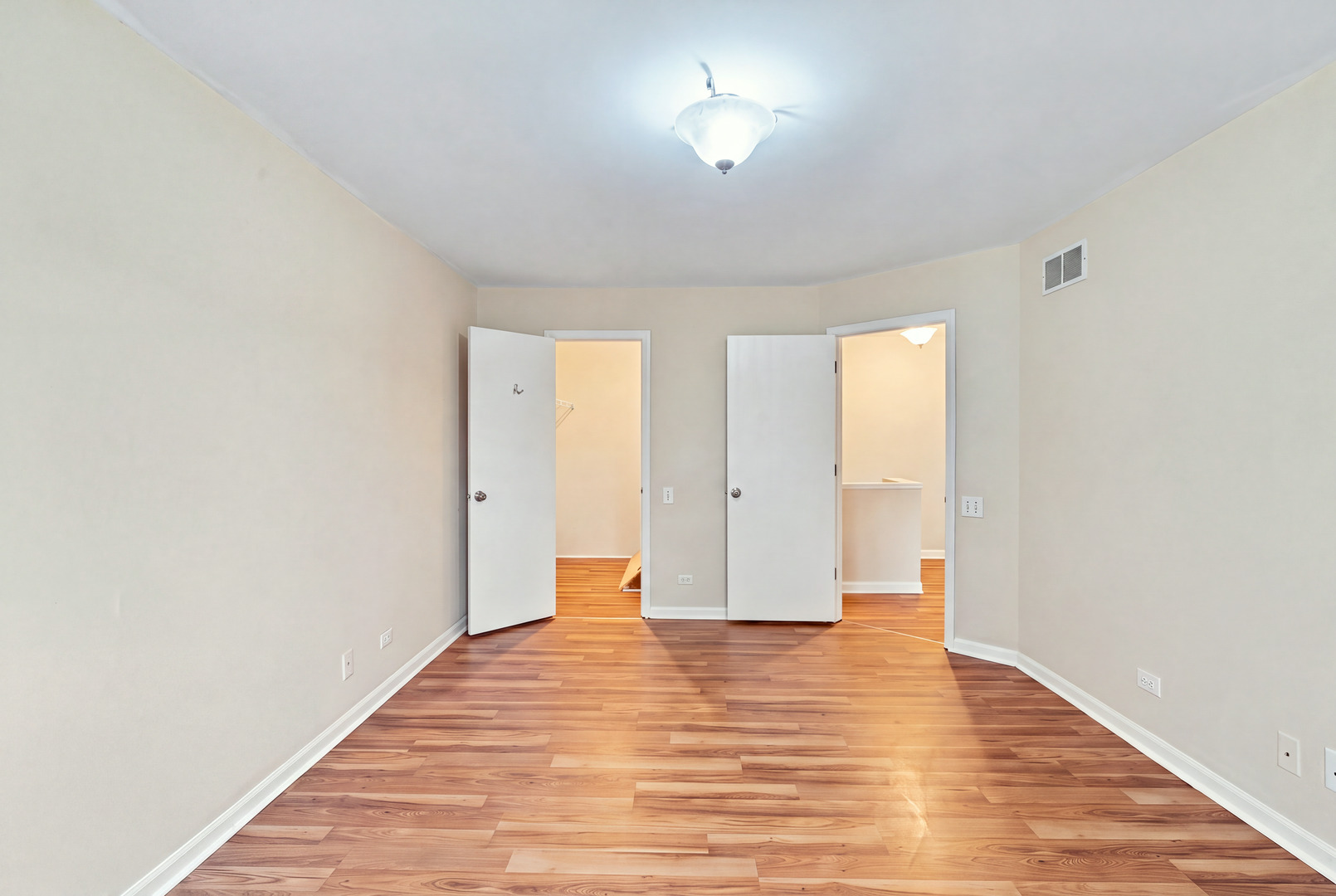 1424 Normantown Road Naperville, IL 60564 - Photo 16 of 23 Gallery Image 16