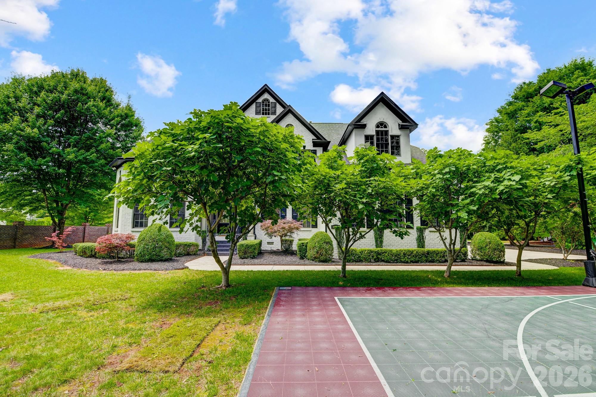 8707 Fairview Road Charlotte, NC 28211 - Photo 2 of 27