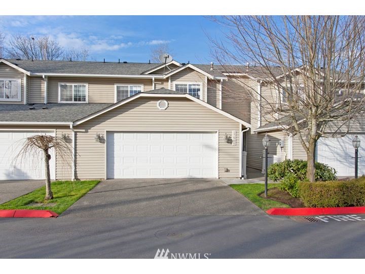 17505 110 Lane Southeast, Unit 30 Renton, WA 98055 - Photo 1 of 25