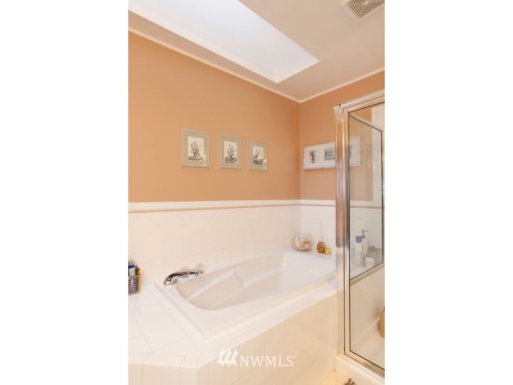 17505 110 Lane Southeast, Unit 30 Renton, WA 98055 - Photo 14 of 25