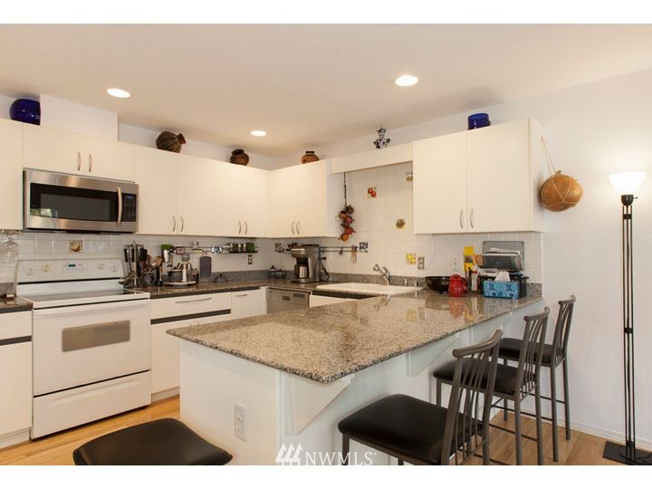 17505 110 Lane Southeast, Unit 30 Renton, WA 98055 - Photo 8 of 25