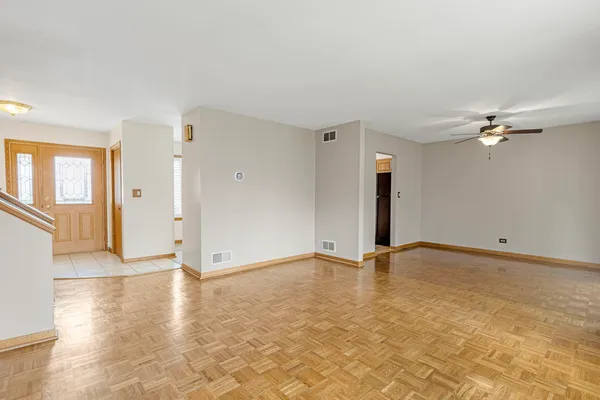 $400,000 | 218 Mastodon Drive, Ingleside, IL 60041