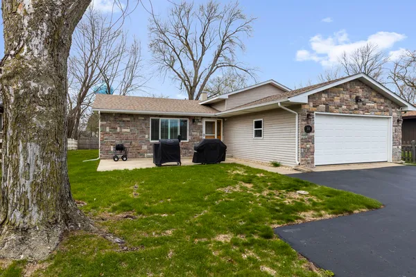 $400,000 | 218 Mastodon Drive, Ingleside, IL 60041