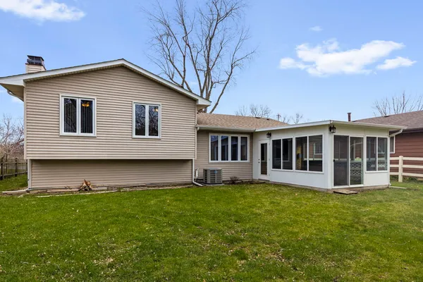 $400,000 | 218 Mastodon Drive, Ingleside, IL 60041