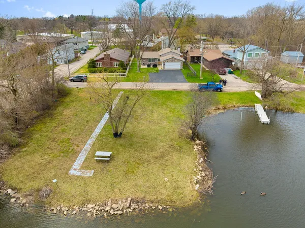 $400,000 | 218 Mastodon Drive, Ingleside, IL 60041