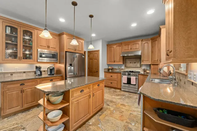 $935,000 | 116 West Trappers Loop, Chewelah, WA 99109