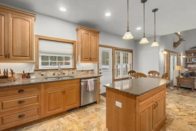 $935,000 | 116 West Trappers Loop, Chewelah, WA 99109