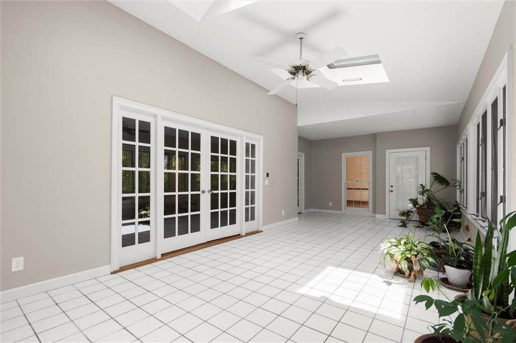 9335 Huntcliff Trace Atlanta, GA 30350 - Photo 22 of 113
