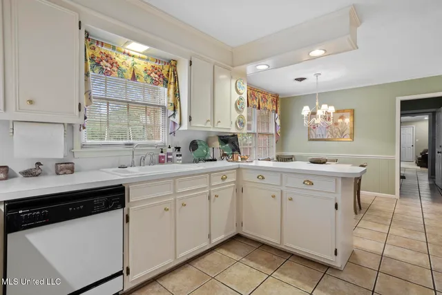 $308,000 | 5550 River Thames Road, Jackson, MS 39211