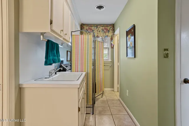 $308,000 | 5550 River Thames Road, Jackson, MS 39211