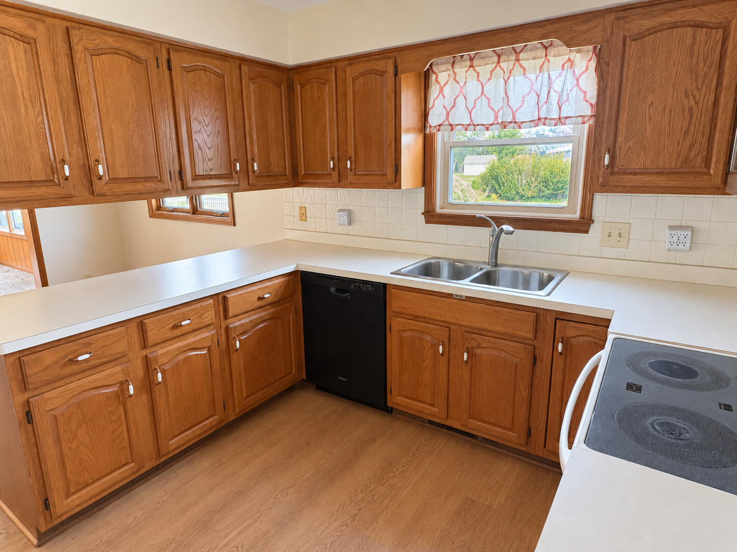 2615 College Road Holt, MI 48842 - Photo 2 of 29 Kitchen
