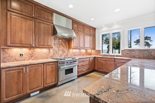408 High Bluff Point Roberts, WA 98281 - Photo 9 of 28 Gallery Image 9