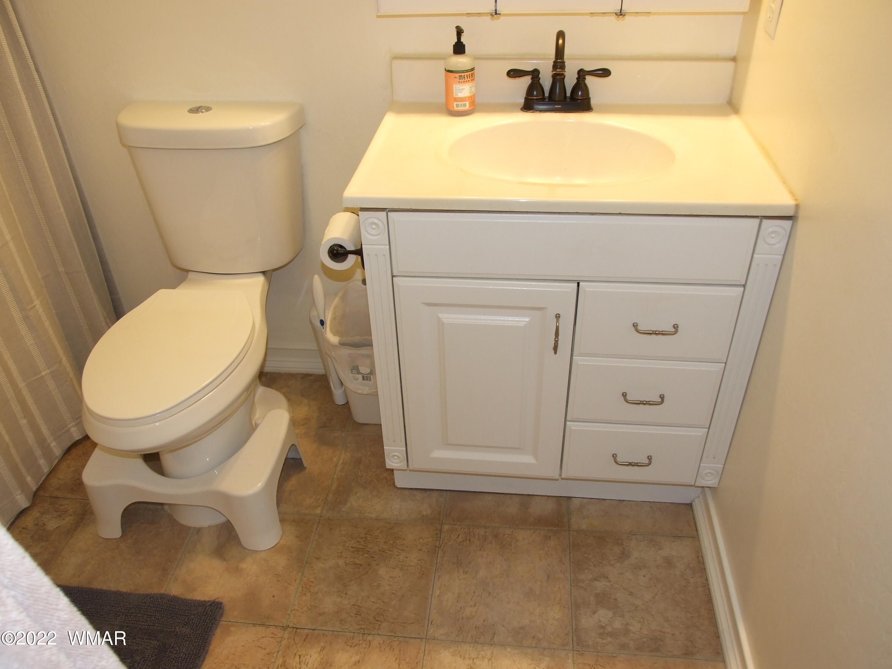 49 North 4th W Street Snowflake, AZ 85937 - Photo 32 of 34 a bathroom with a sink and a toilet