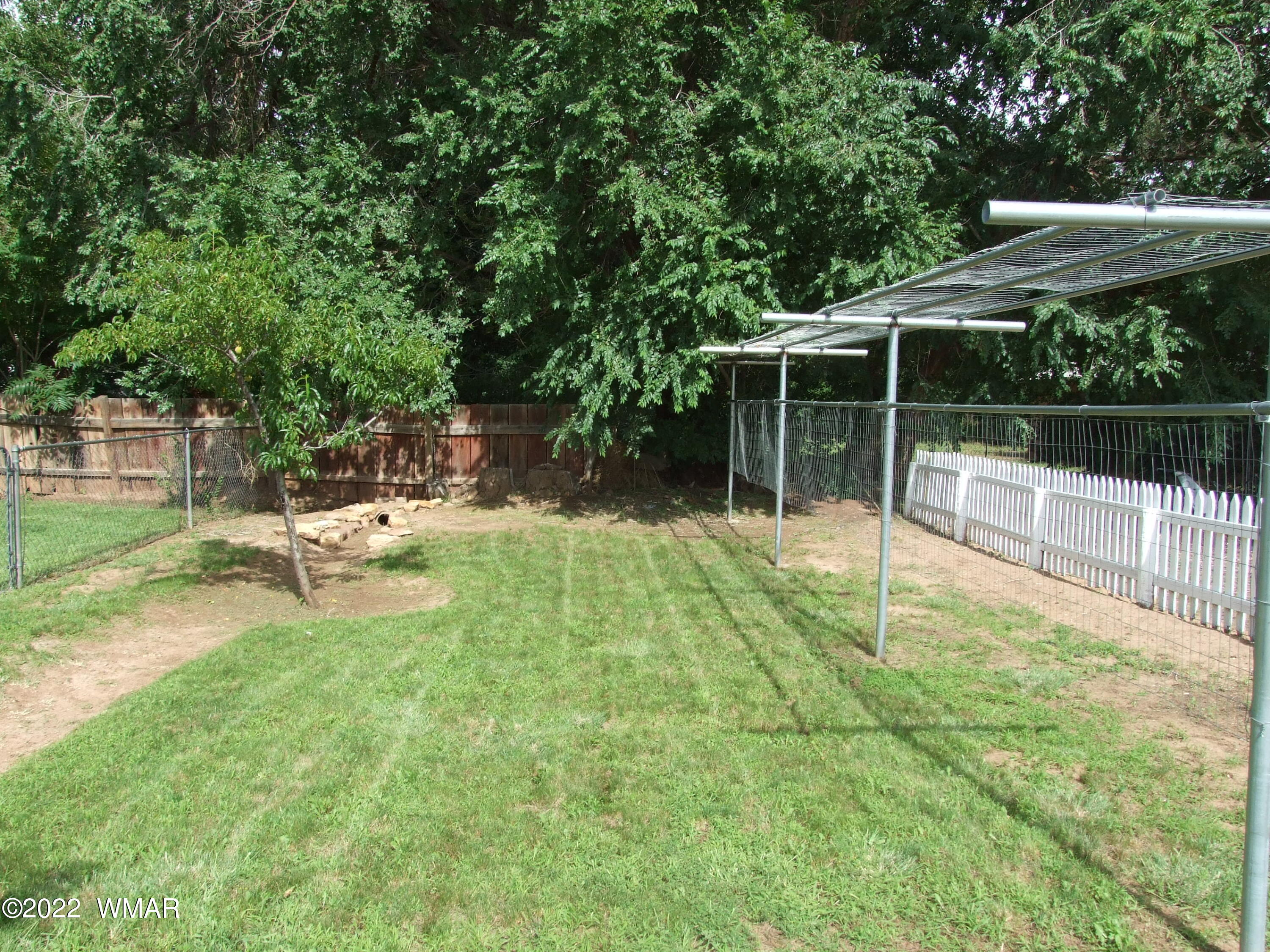 49 North 4th W Street Snowflake, AZ 85937 - Photo 7 of 34 a view of a backyard with a patio