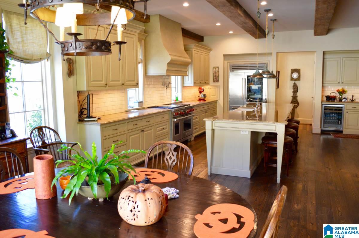 2208 Shades Crest Road Birmingham, AL 35216 - Photo 18 of 48