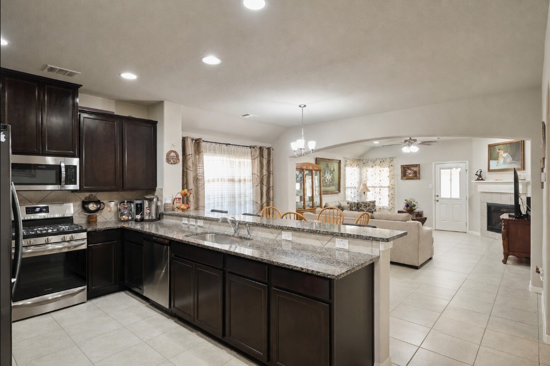 2020 Cedar Tree Court Conroe, TX 77301 - Photo 12 of 26