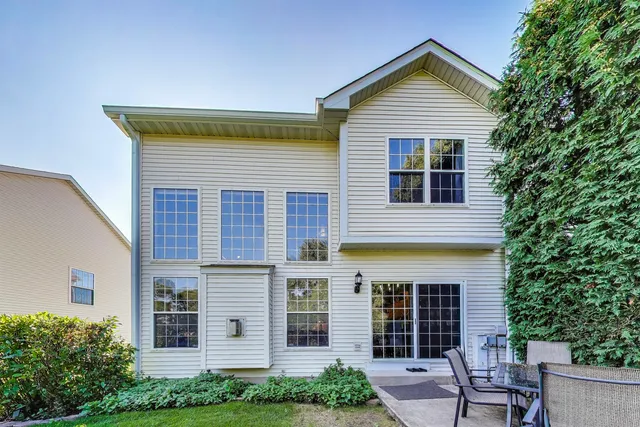 $324,900 | 1086 Lily Field Lane, Bolingbrook, IL 60440