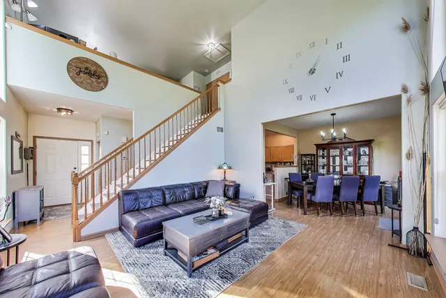 $324,900 | 1086 Lily Field Lane, Bolingbrook, IL 60440