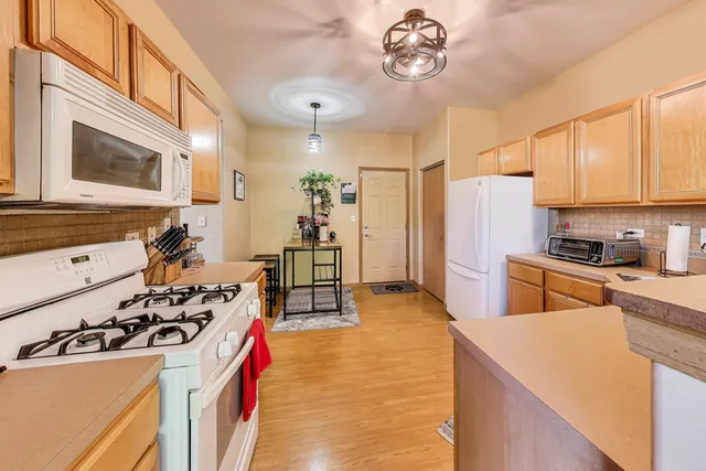 $324,900 | 1086 Lily Field Lane, Bolingbrook, IL 60440