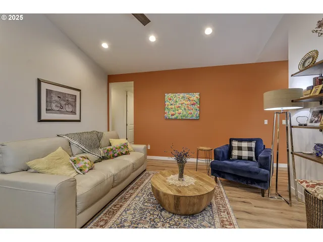 $450,000 | 1720 Chinook Lane, Unit LOT 33, Lafayette, OR 97127