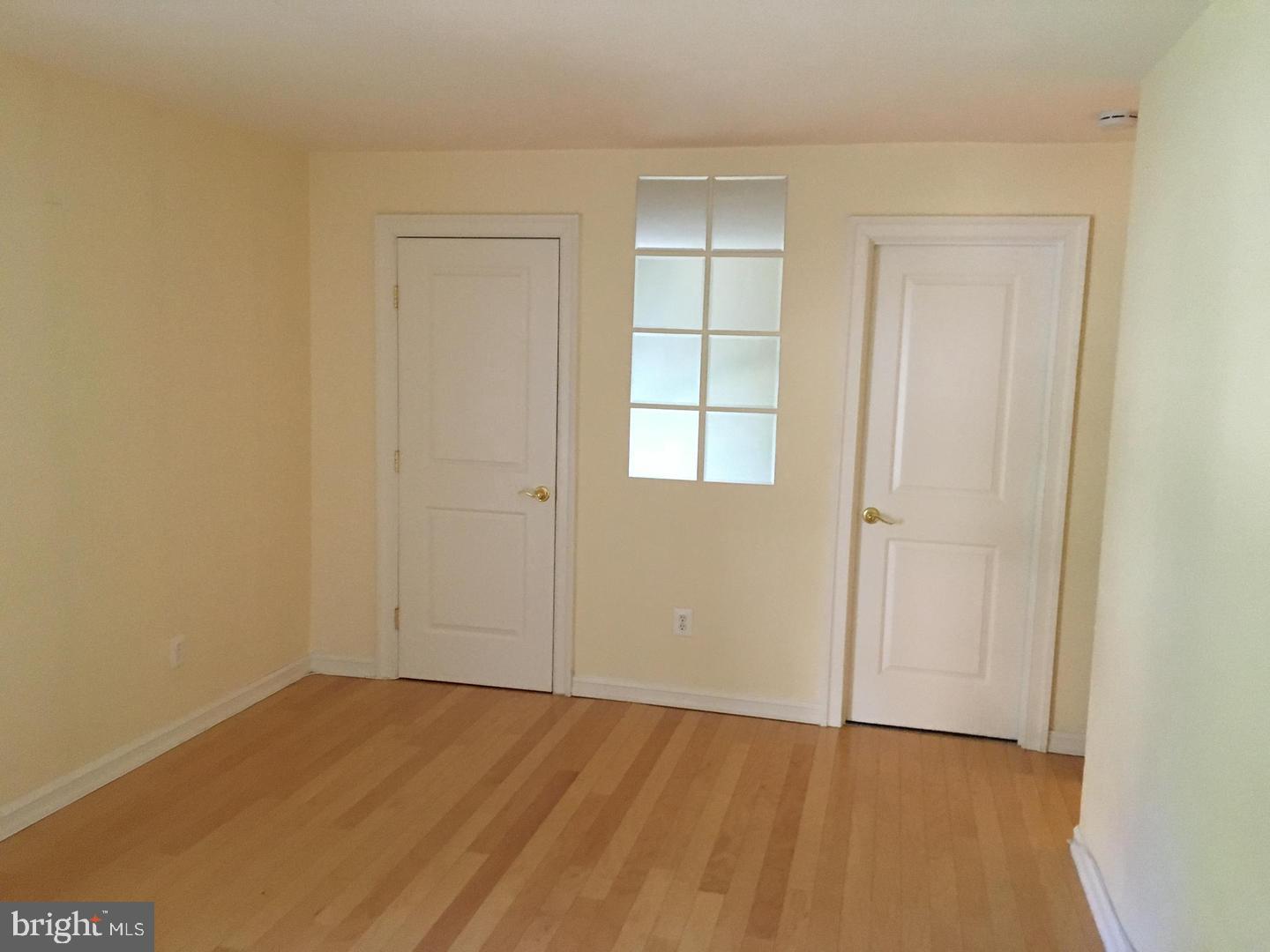 11248 Chestnut Grove Square, Unit 151 Reston, VA 20190 - Photo 8 of 12 Gallery Image 8
