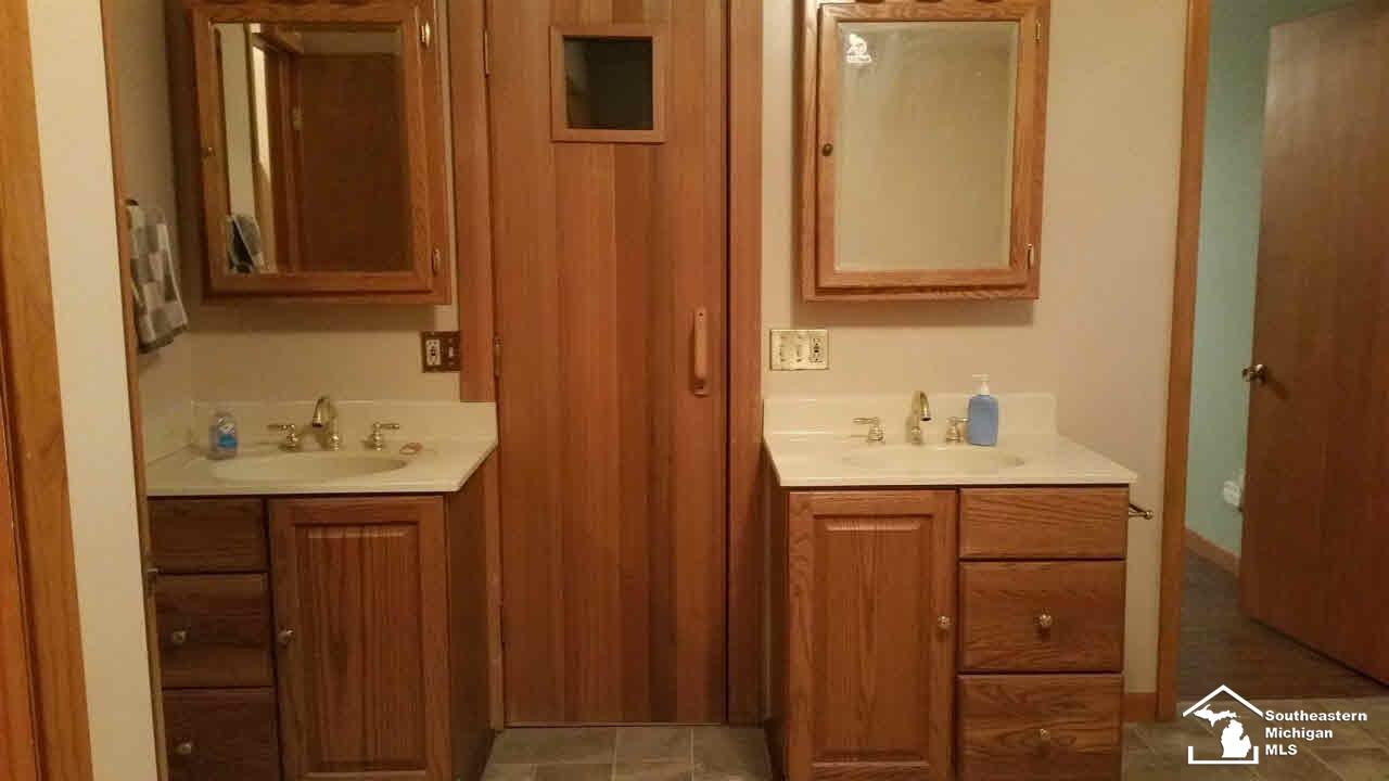 3950 East Dunbar Road Monroe, MI 48161 - Photo 11 of 18 20451636-10.JPG