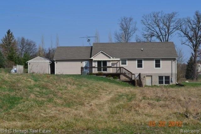 6207 Munsell Road Howell, MI 48843 - Photo 4 of 25 Back of House