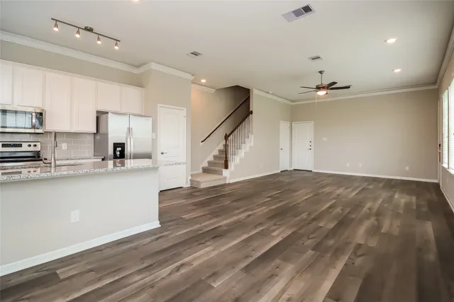 $1,499 | 18731 Lake Harbor Court, Unit B, Montgomery, TX 77356