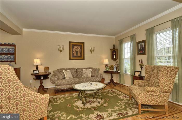 6415 Spring Forest Road Frederick, MD 21701 - Photo 3 of 30 Living Room
