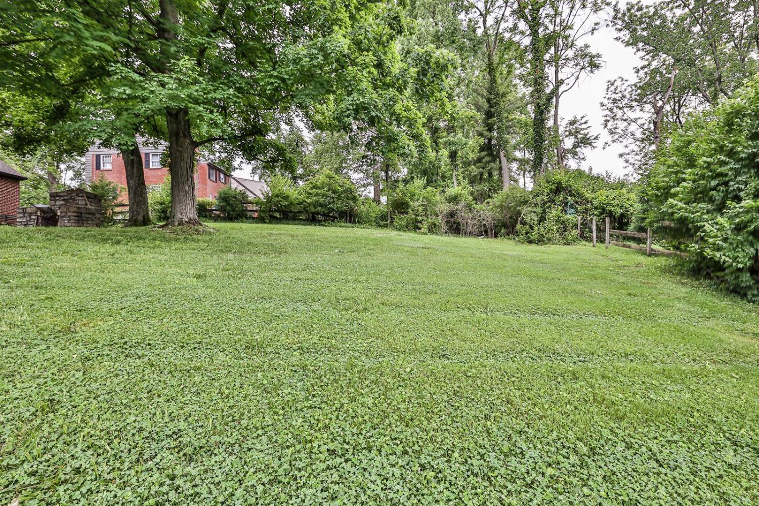 1216 Anderson Ferry Road Cincinnati, OH 45238 - Photo 28 of 33