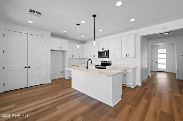 $2,950 | 5992 Finch Place, Prescott Valley, AZ 86314